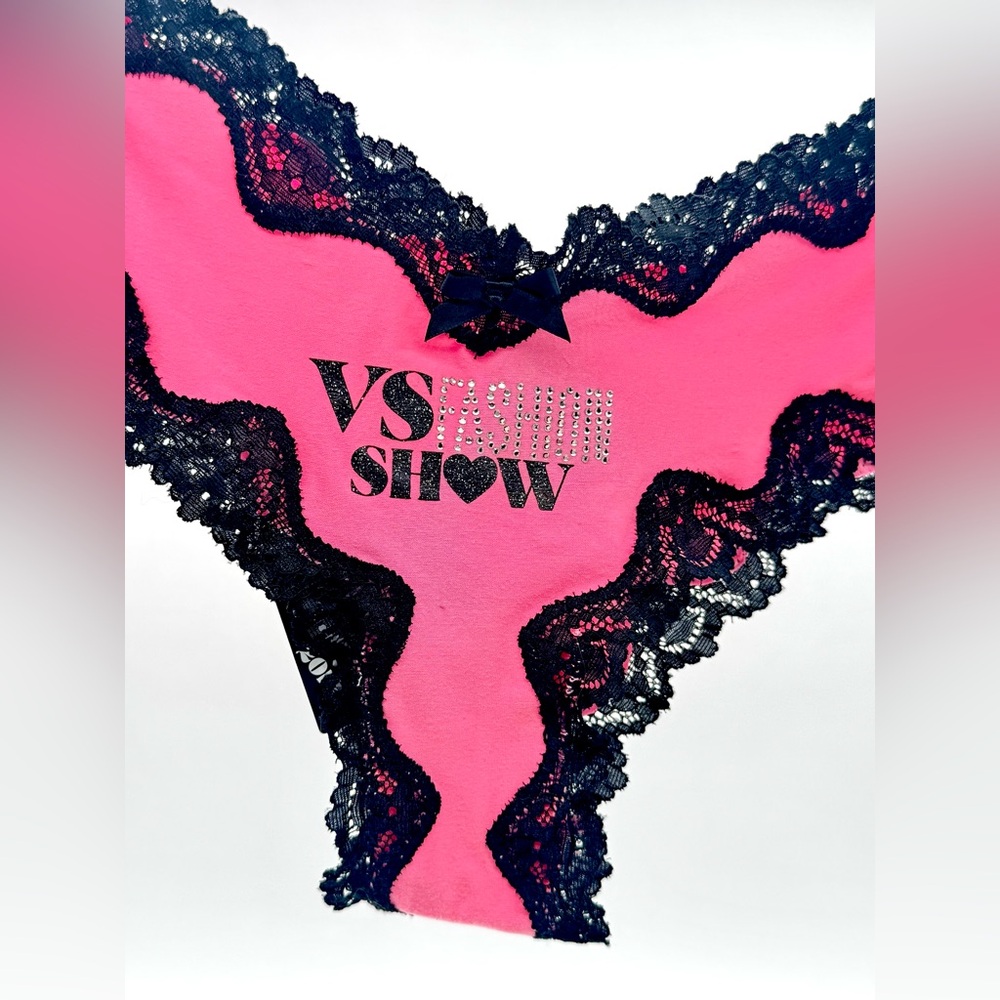 NWT Victoria’s Secret LIMITED EDITION 2012 fashion Show Panties Size M HTF